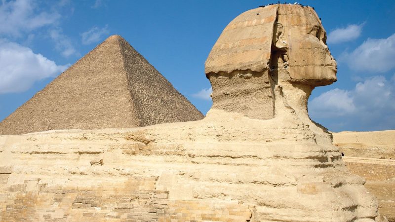 Side-view-Sphinx-Great-Pyramid-o
